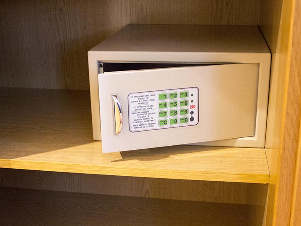 Encasa Hotel Almansa Værelse billede