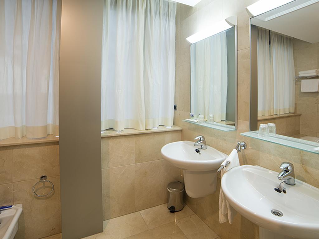 Encasa Hotel Almansa Værelse billede