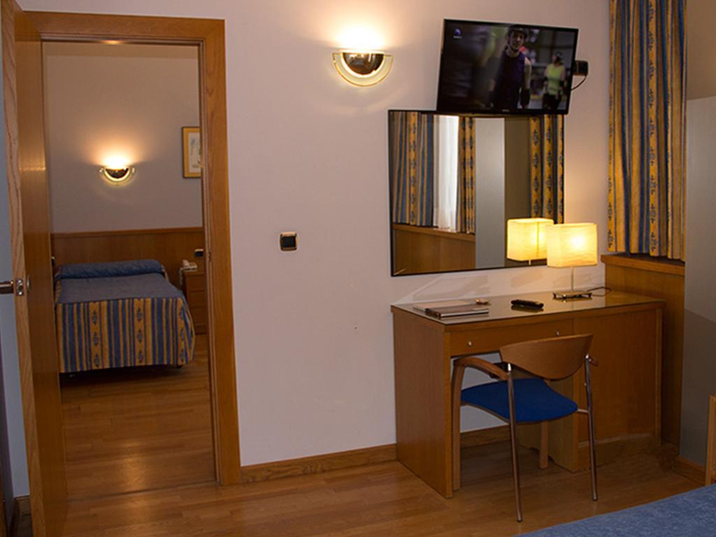 Encasa Hotel Almansa Værelse billede
